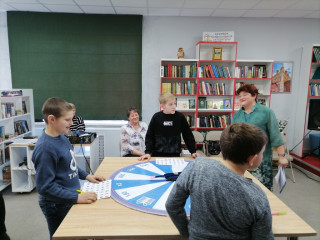 учащиеся Высоковской школы посетили Новодугинскую центральную модельную библиотеку - фото - 10
