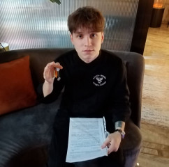 ключи от собственной квартиры вручили ребенку-сироте - фото - 2