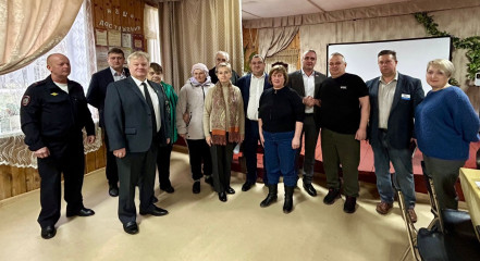 глава провел встречу с представителями семей участников СВО в деревне Торбеево - фото - 4