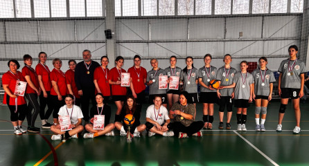 в Новодугинском ФОКе прошел захватывающий волейбольный турнир среди женских команд - фото - 4