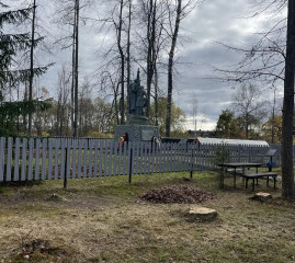 в деревне Домашенка проведены работы по благоустройству воинского захоронения №10 - фото - 2
