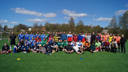 новодугинцы приняли участие в соревнованиях по футболу в соседнем городке Сычевка - фото - 1